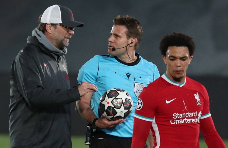 布伦森连场30+＆哈特两双，布伦森关键时刻取分带走比赛（布伦森连砍30+联手哈特两双，关键时刻接管比赛）