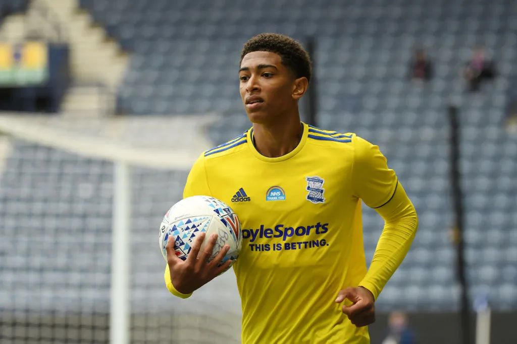 英超战报：佳夫双响，纽卡4-1埃弗顿，获联赛客场首胜（英超快报：佳夫梅开二度，纽卡4-1客胜埃弗顿，斩获联赛客场首胜）