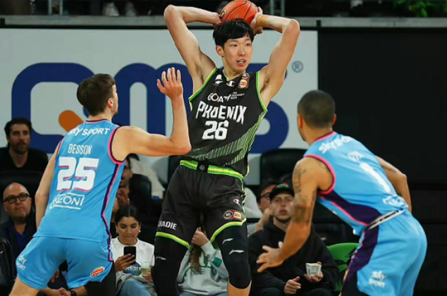 龚翔宇放飞自我成搞笑女！江苏3大位置调整，14人名单呼之欲出（龚翔宇笑点拉满成梗王，江苏三处调整，14人名单即将揭晓）