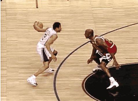 勇士三分火力强劲，全队状态火热（勇士外线火力全开，球队整体手感炙热）