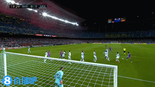 足球报：张外龙这几年一直关注铜梁龙，冲超后他独坐良久