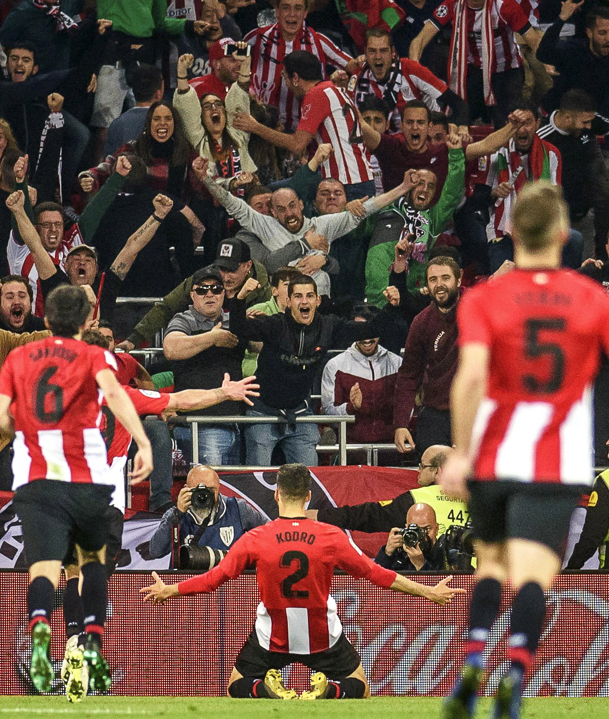 解锁新身份，美女球员艾丽莎-莱曼将成为米兰冬奥会火炬手（艾丽莎-莱曼以全新身份出任米兰冬奥会火炬手）