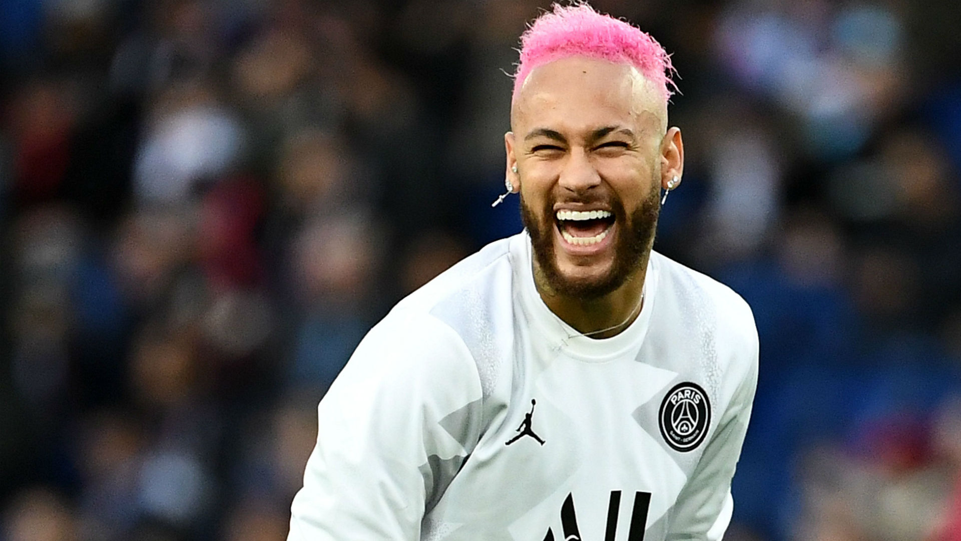 卡洛斯：C罗是所有球员的榜样；相比小罗我更爱去大罗的派对（卡洛斯：C罗堪称球员标杆；相比小罗，我更爱参加大罗的派对）