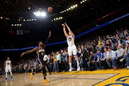 米兰欲以恩昆库换莱万 巴萨消息人士否认交易（米兰拟用恩昆库换莱万，巴萨方面否认）