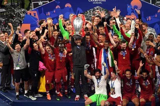 斯基拉：国米派球探考察卡利亚里20岁的右翼卫帕莱斯特拉（据斯基拉报道，国米派球探赴卡利亚里考察20岁右翼卫帕莱斯特拉）