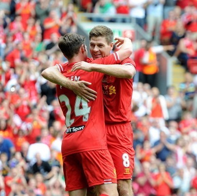 【壁纸】——C罗在皇马（C罗皇马时期高清壁纸）